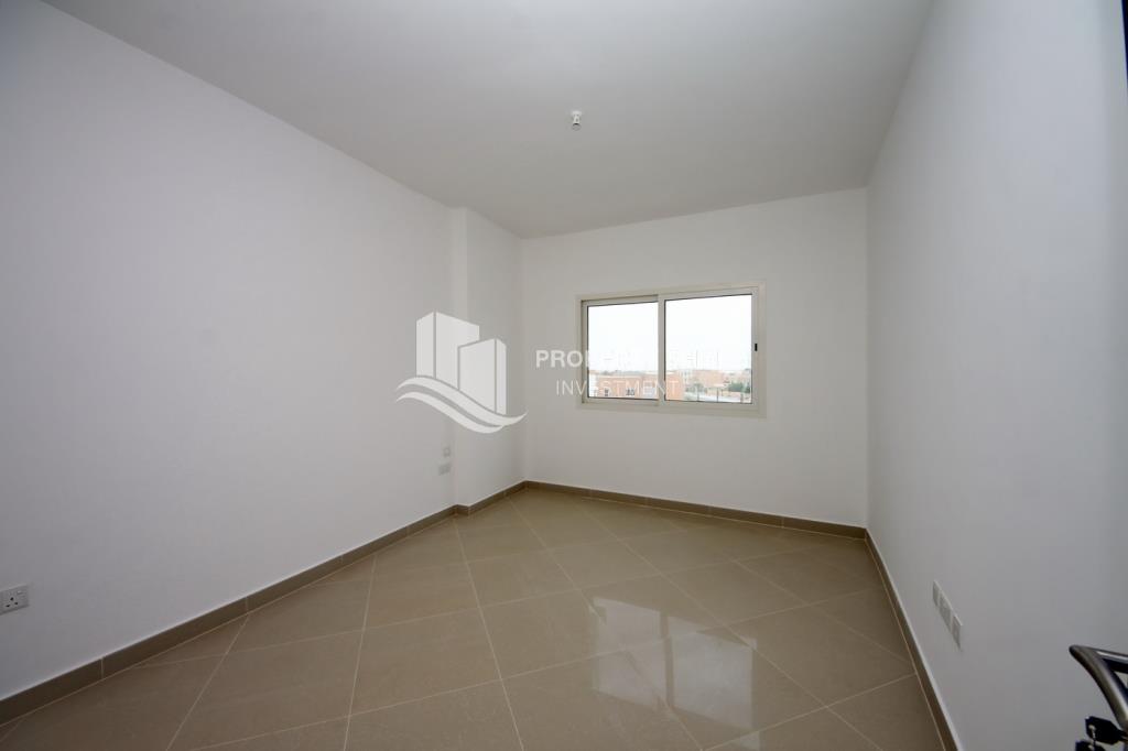 Lowest Price! Spacious 2br apartment ready to move in